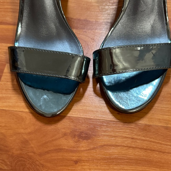 Madden Girl Metallic Blue Block Heel Sandals 9 - Picture 4 of 9
